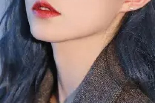 刚分手一周！八卦媒体爆料：维尼修斯在私人场所与数位女性聚会