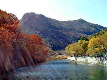西北旅游网红打卡避雷避开西北人工网红点位专注原生态美景打卡